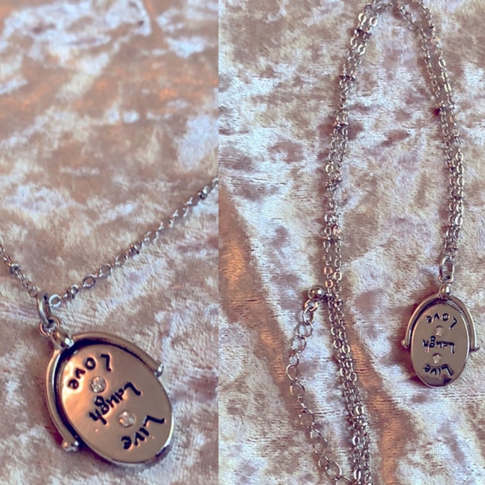 NEW 💗 Gorgeous Fidget / Spinning Necklace